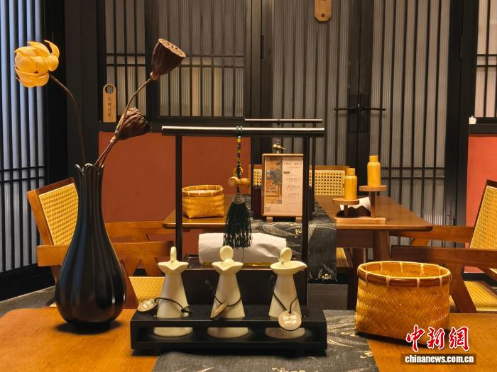年轻人爱上“新中式头疗”：从“头”开始的中医养生与情绪疗愈