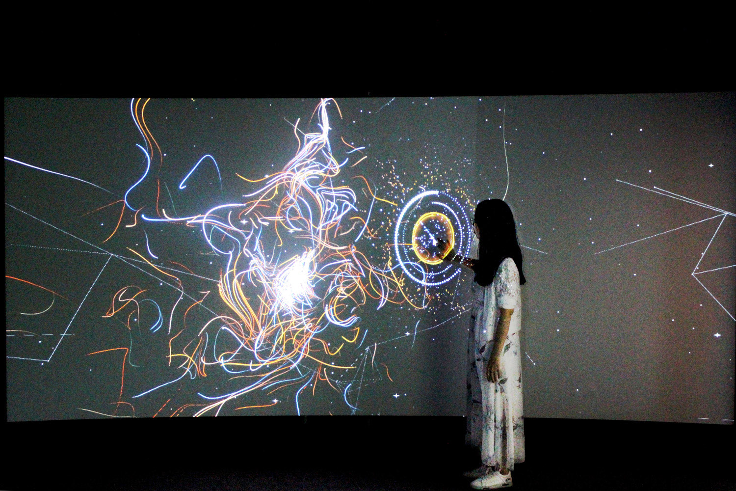 「震撼来袭」松下激光工程投影仪全息投影,打造视觉盛宴!