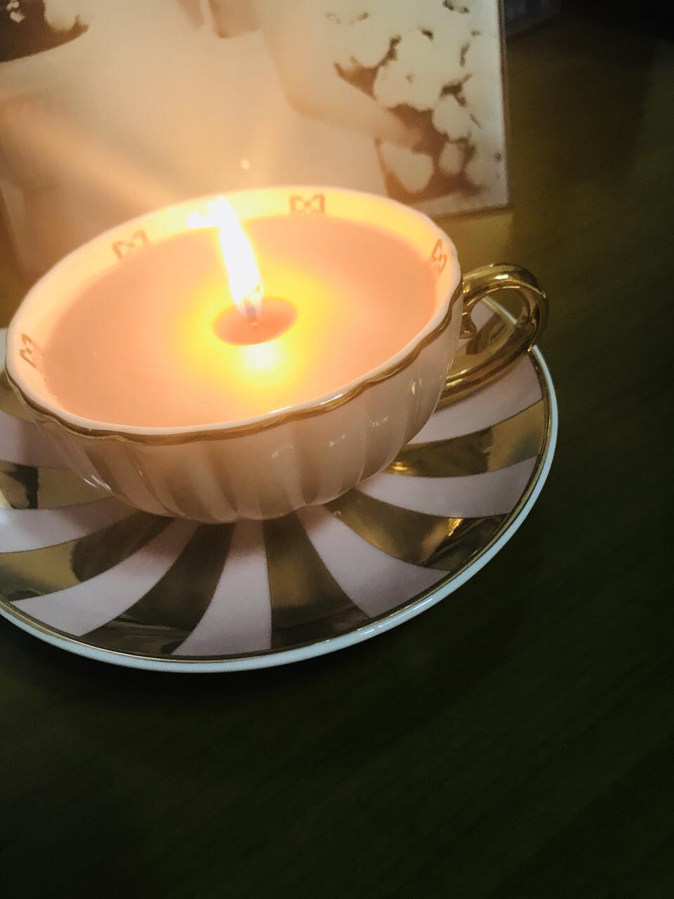 秉烛夜谈秉是什么意思 秉烛夜谈的意思