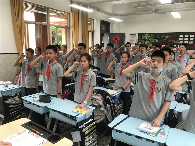 成长之路 使命在心 责任在行——记嘉兴一中实验学校七年级"告别童年"