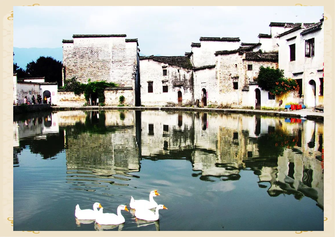 徽州民居,作为中国汉族传统民居建筑的一大瑰宝,以其得天独厚的地理