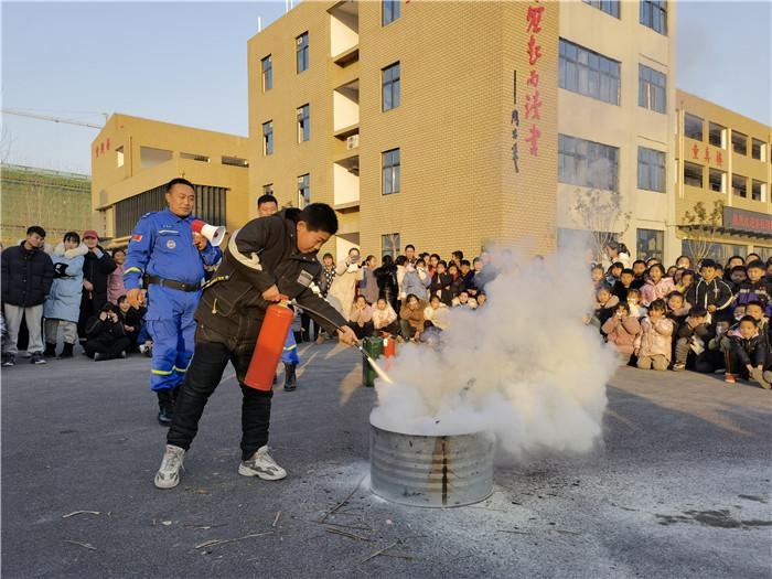 安徽师范大学附属萧县凤城小学开展安全教育演练活动