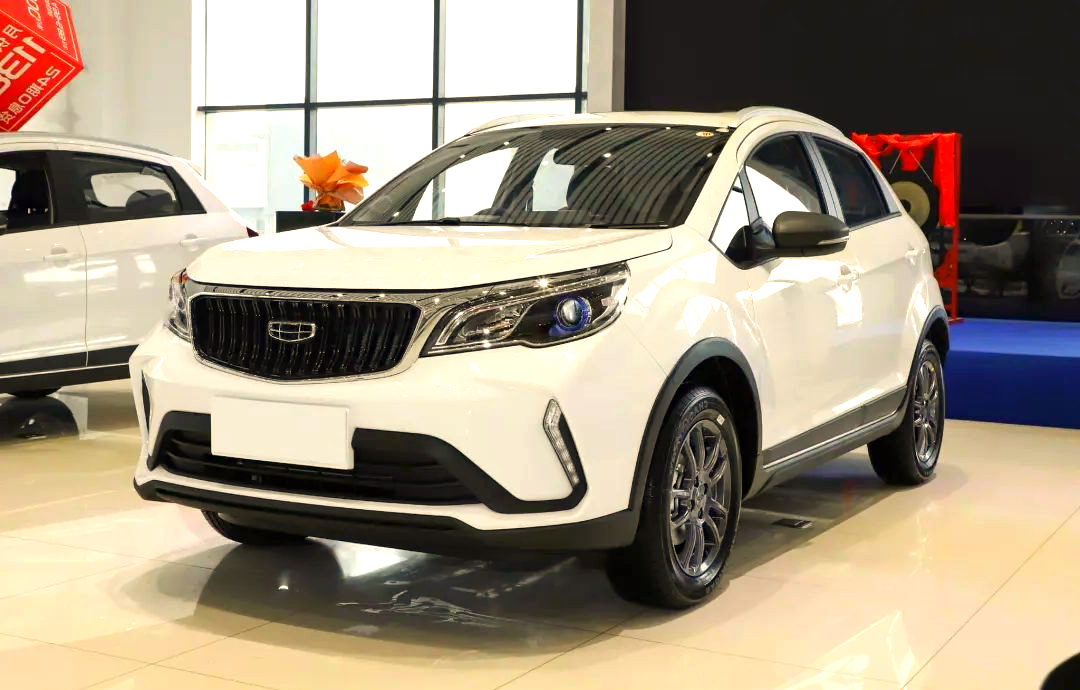 吉利远景x3高配suv:内外精致,油耗6.1l,家用代步好选择