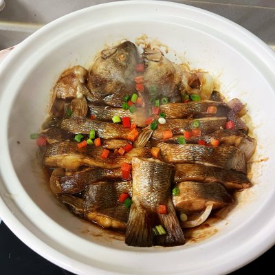 用这道砂锅焗鲈鱼征服家人的味蕾吧!