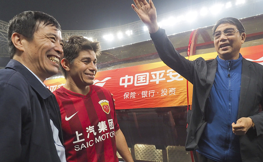 上港夺冠花120亿,记者:武汉三镇夺冠只花2,3亿