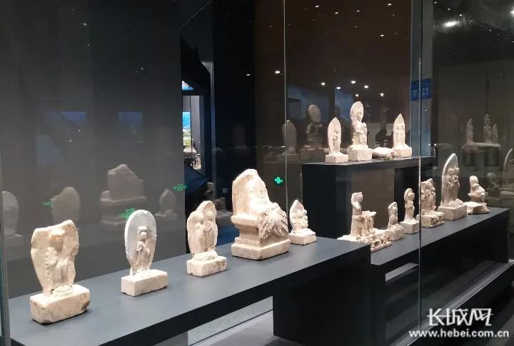 保定市博物馆展出的雕像.长城网记者 王日成 摄