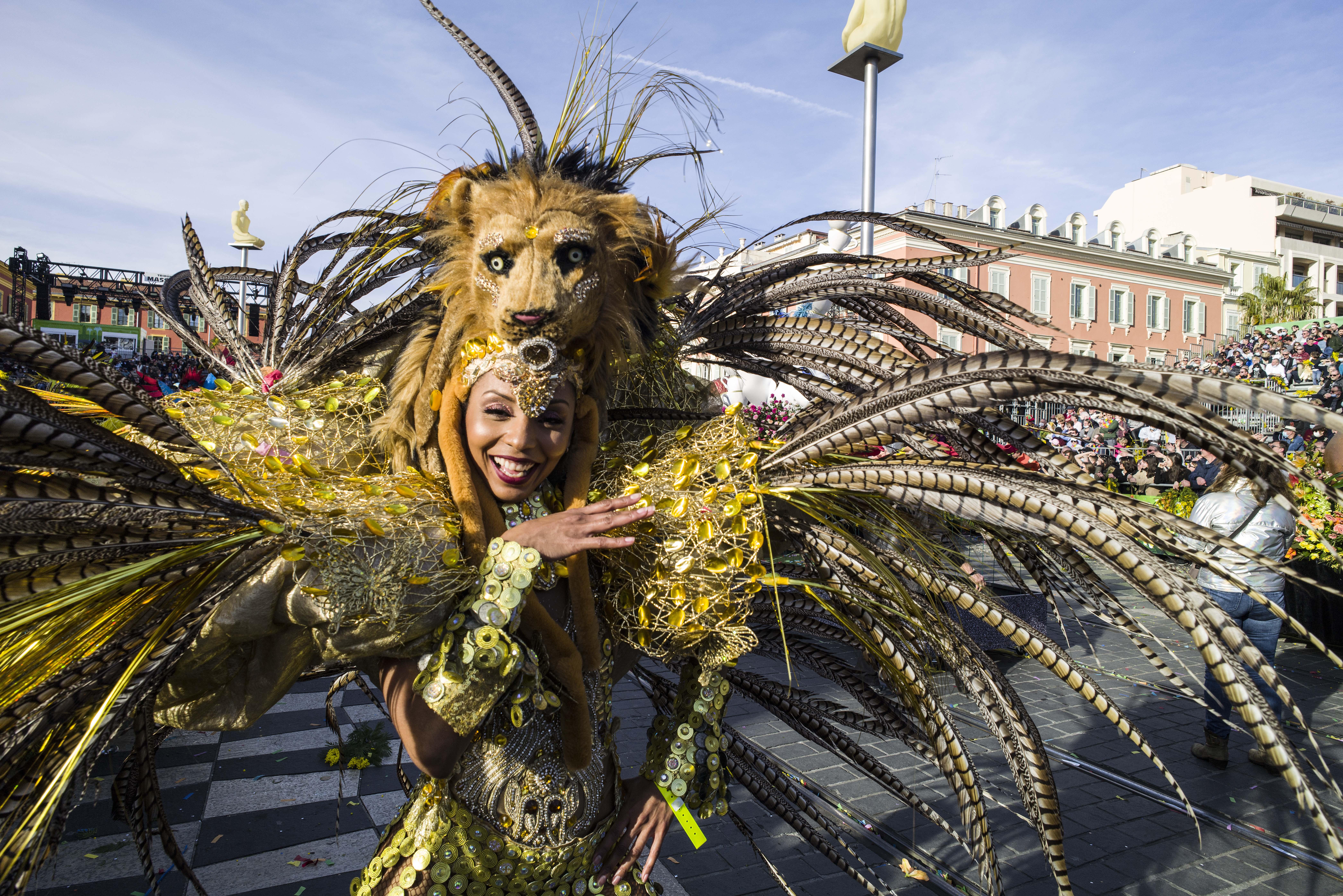 尼斯狂欢节继续举行