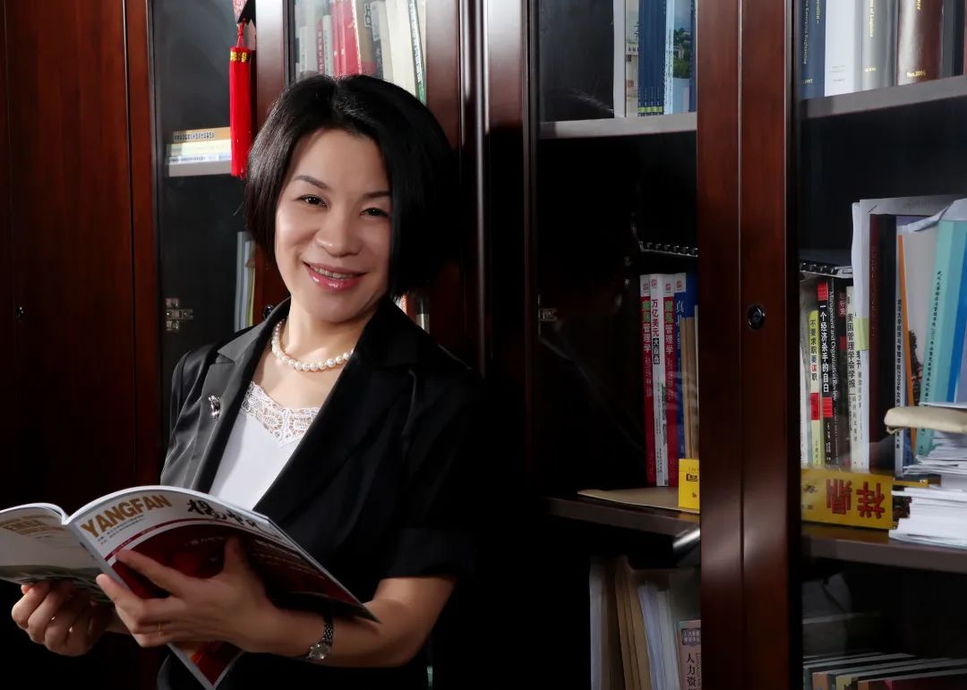 最美巾帼奋斗者丨李燕萍:勇争一流,甘于奉献的女专家