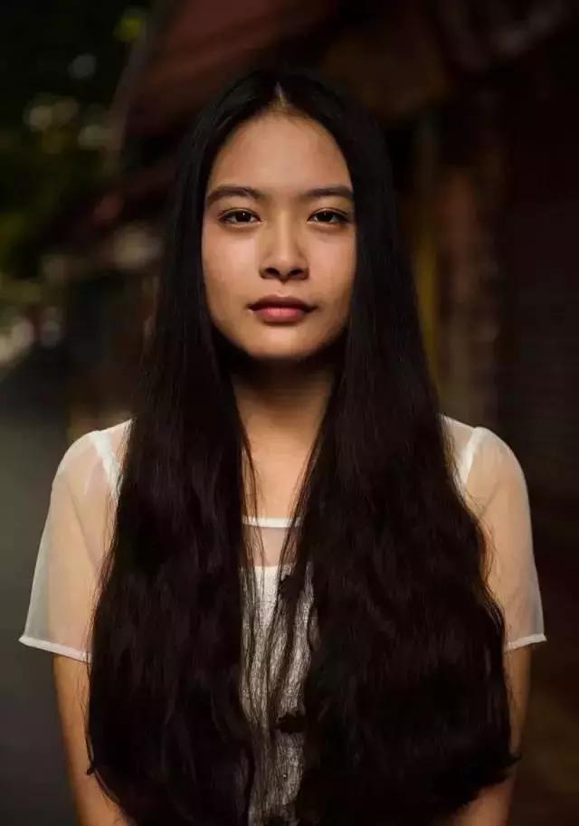 她拍下全球500位最美女神组成的美女地图,没有一张是网红脸