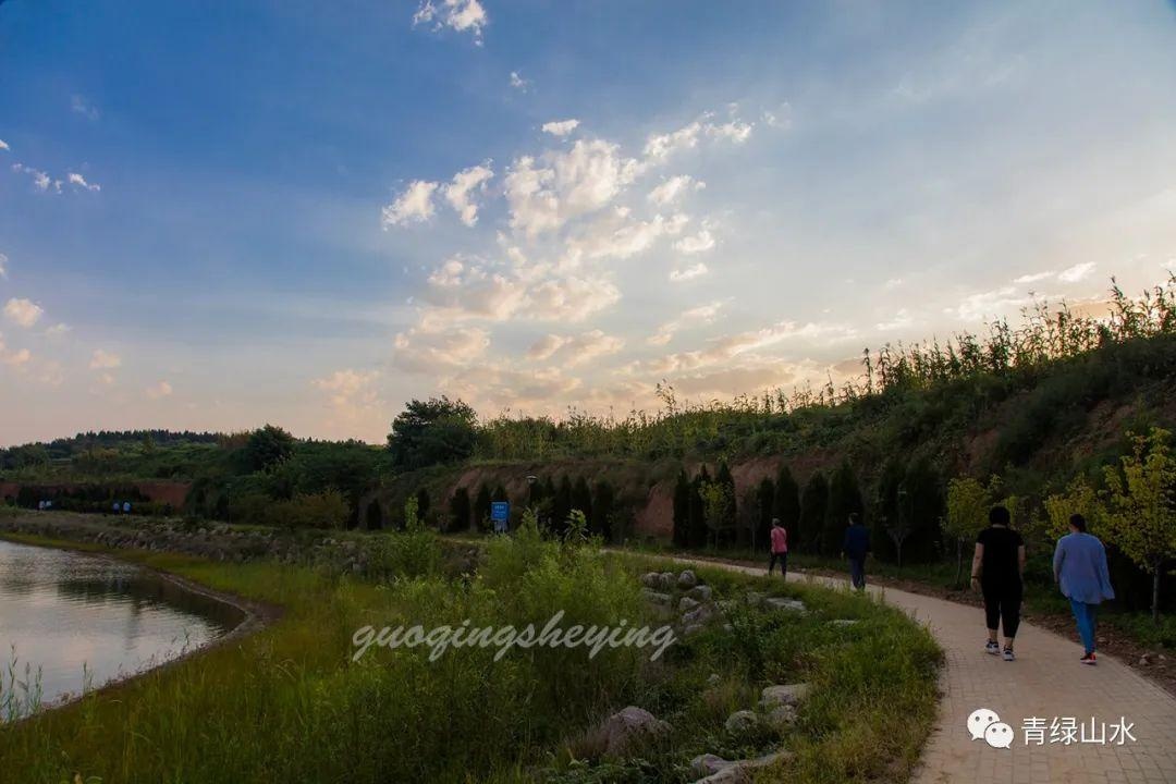 平阴云翠湖美景:彩霞绚丽 美不胜收