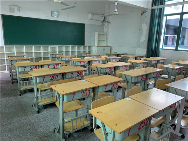 马鞍山市第一中学开展"绿色离校"活动