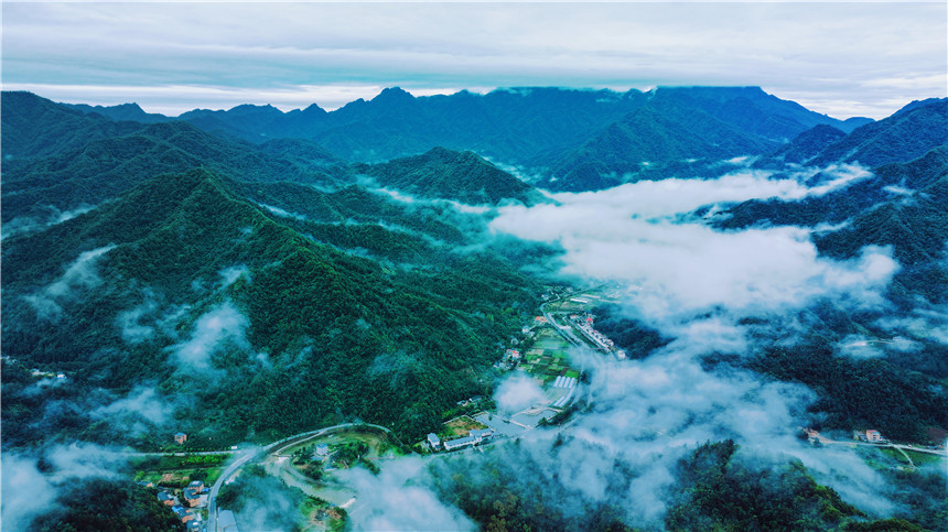 湖北十堰:乡村郊野冬景如画