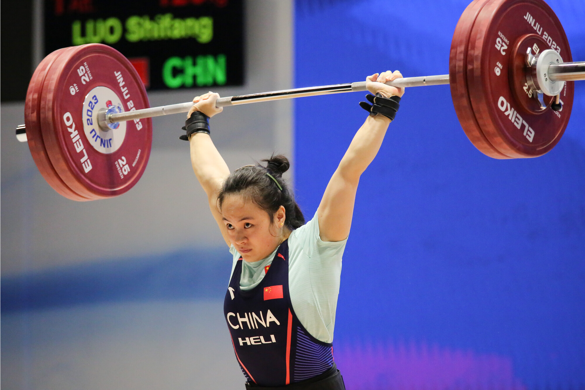 中国女力士罗诗芳 举重亚锦赛59公斤级获双金