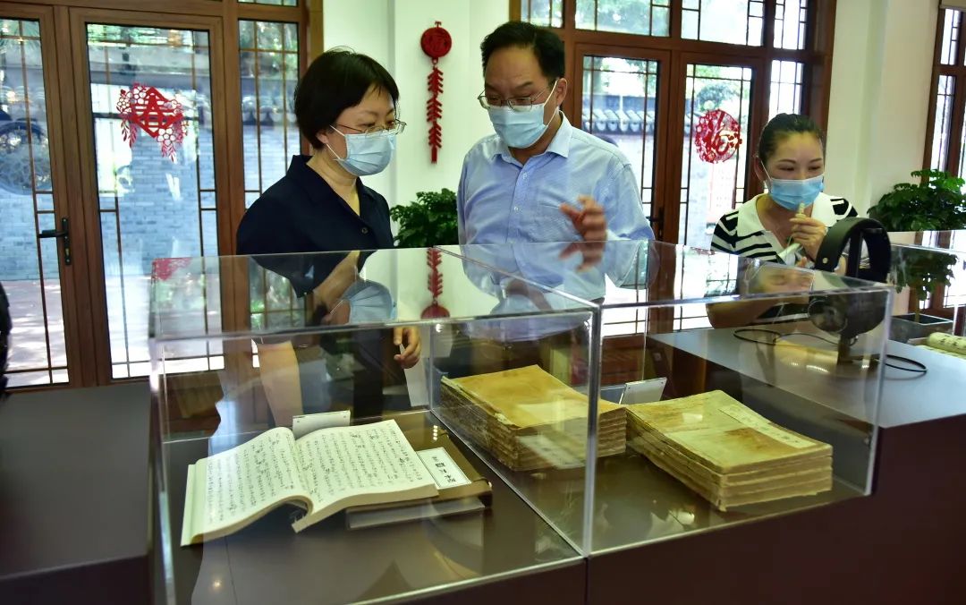 区房管局党组,亭林镇党委开展联组学习活动