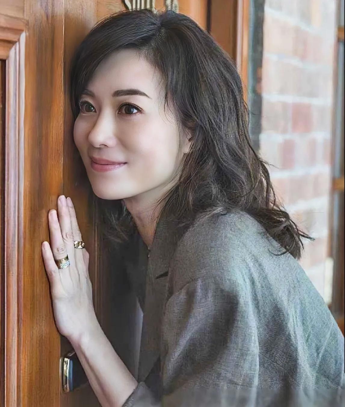 十位1970年出生的香港女星,彰显百花争艳时代的绝美风姿