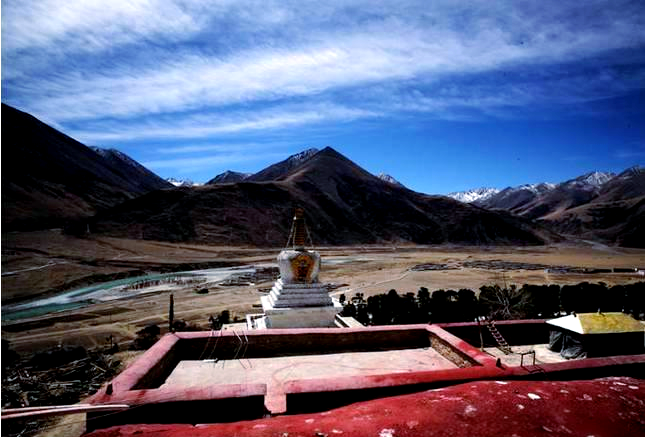 热振寺:噶当派传承九百年的古寺院