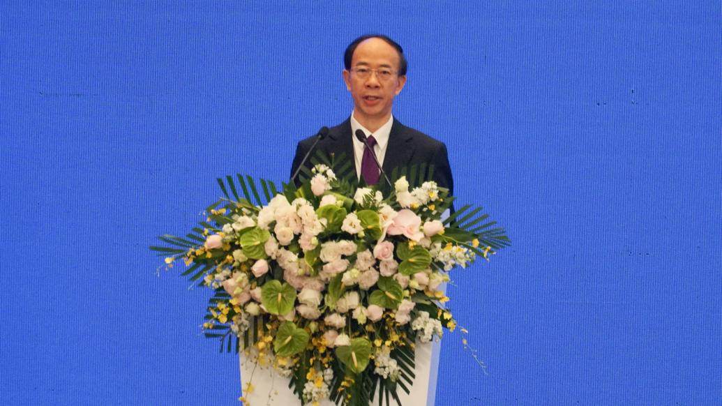 尹艳林谈推进西部发展:可考虑建一批现代煤化工重大工程项目