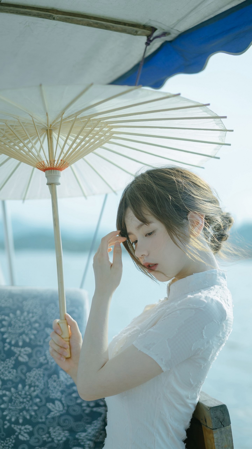 温婉漂亮的旗袍美少女