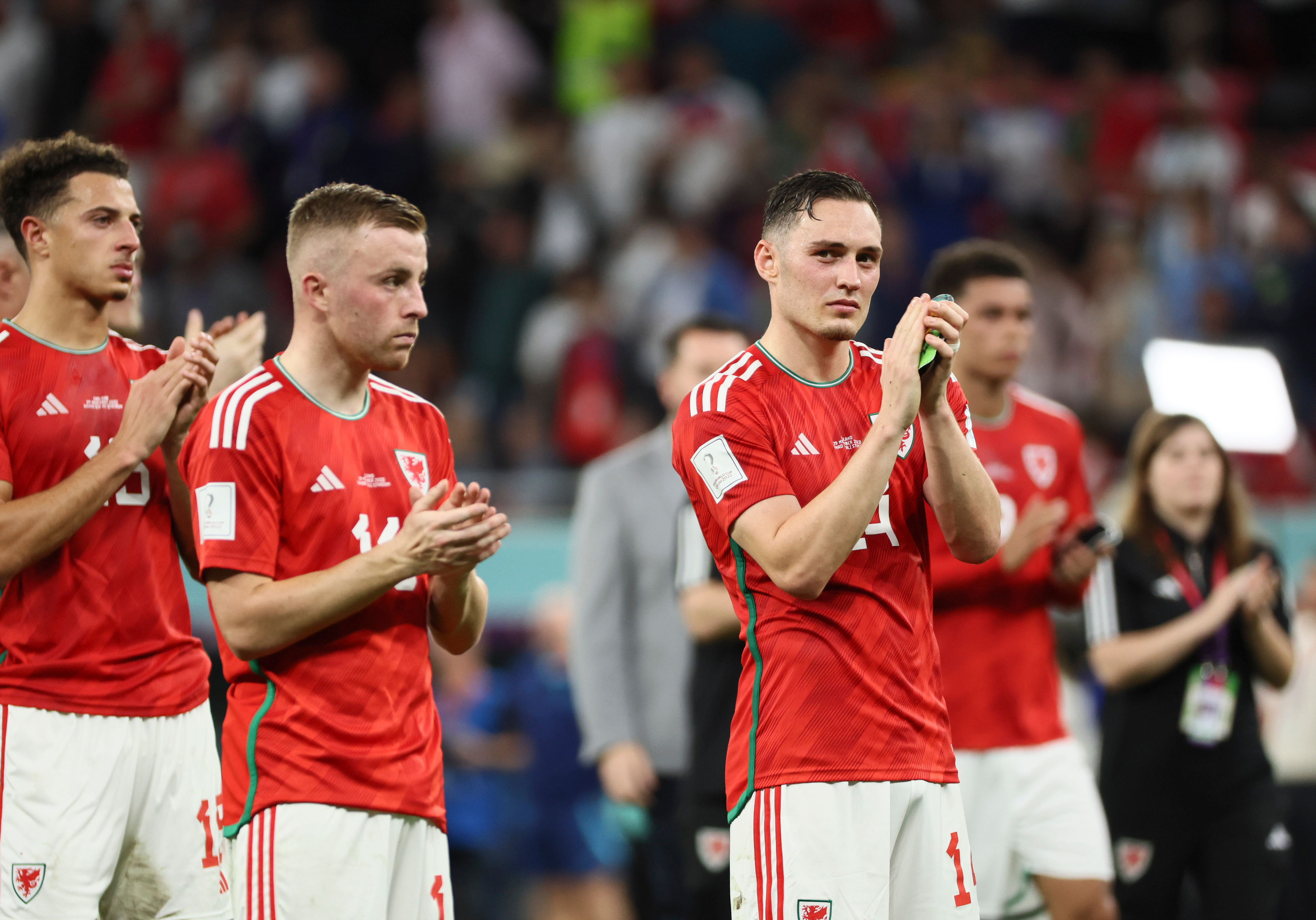 足球——b组:英格兰胜威尔士(3)