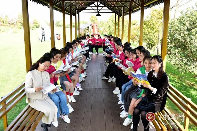 麒麟區一幼舉行慶祝