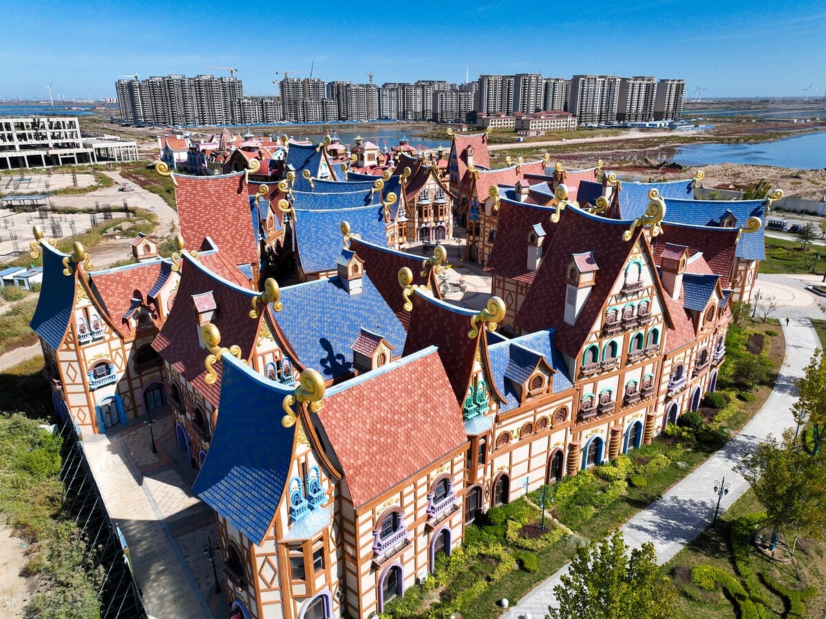 独家:实拍位于河北沧州滨海恒大文化旅游城童话大街