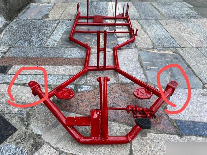 一款卡丁车,它的制造过程既简单又充满挑战,尤其是车架的制作难度颇大