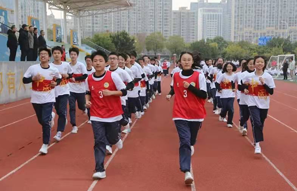 赣州市章贡中学:百般红紫众芳菲