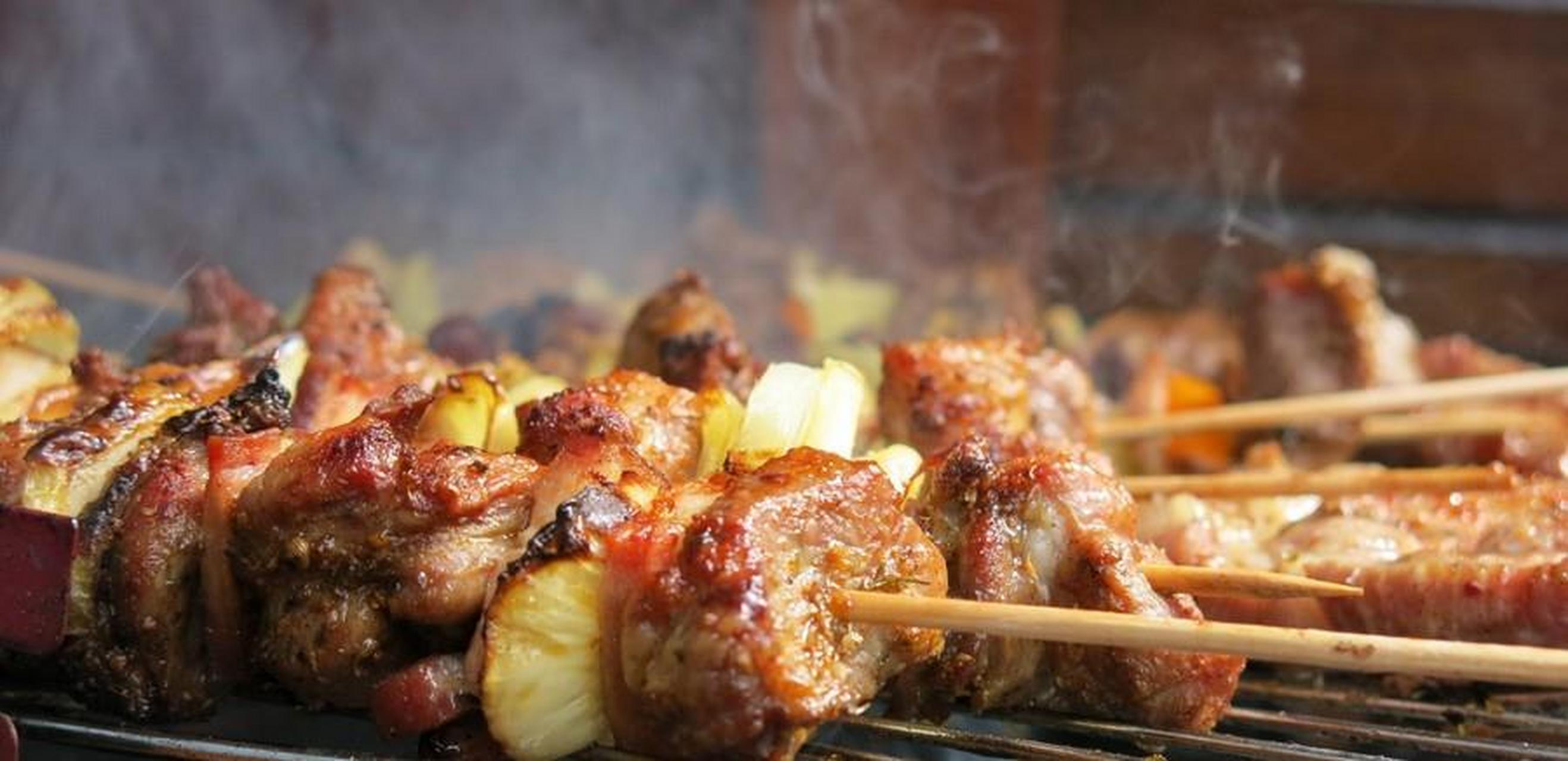 淄博烧烤突然爆火的背后,是一个三线小城的逆袭. 整个山东省都在支援