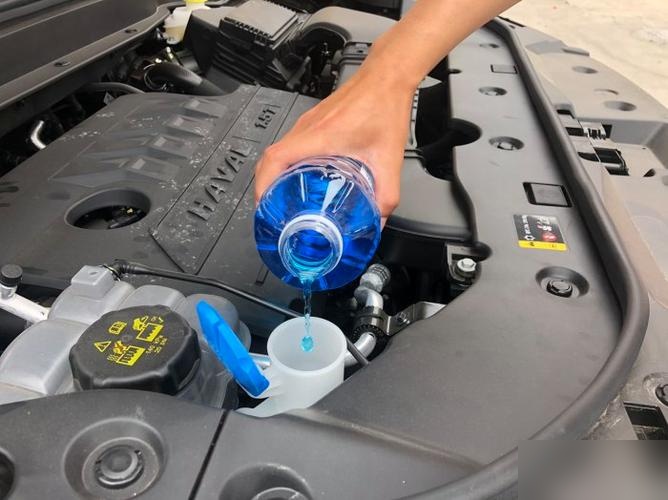 长城哈弗h6加水的位置在哪