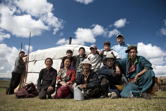 他们是印尼安达曼人,堪察加半岛土著,日本阿依努人,藏族人的祖先