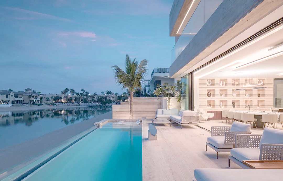 迪拜棕榈岛上的现代奢华别墅,提供极致海景体验