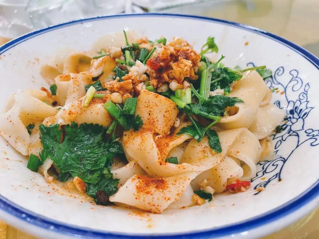 上班的动力,在于挖掘中午吃什么!