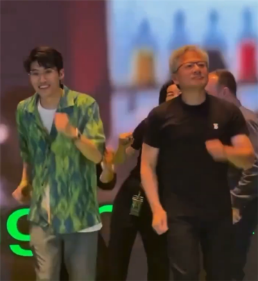 反差拉满！皮衣教主黄仁勋现场嘟嘴热舞 蹦嗨了仰天大笑