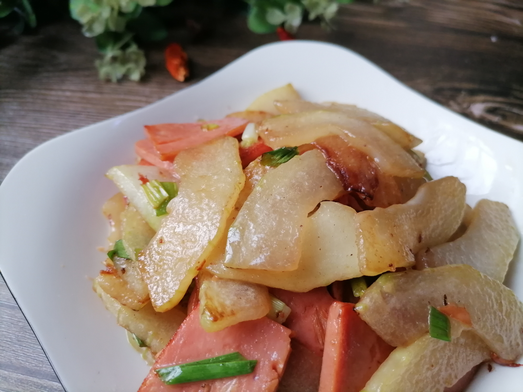 冬瓜最简单美味的做法-火腿炒冬瓜,5分钟上桌,糯中带脆很下饭