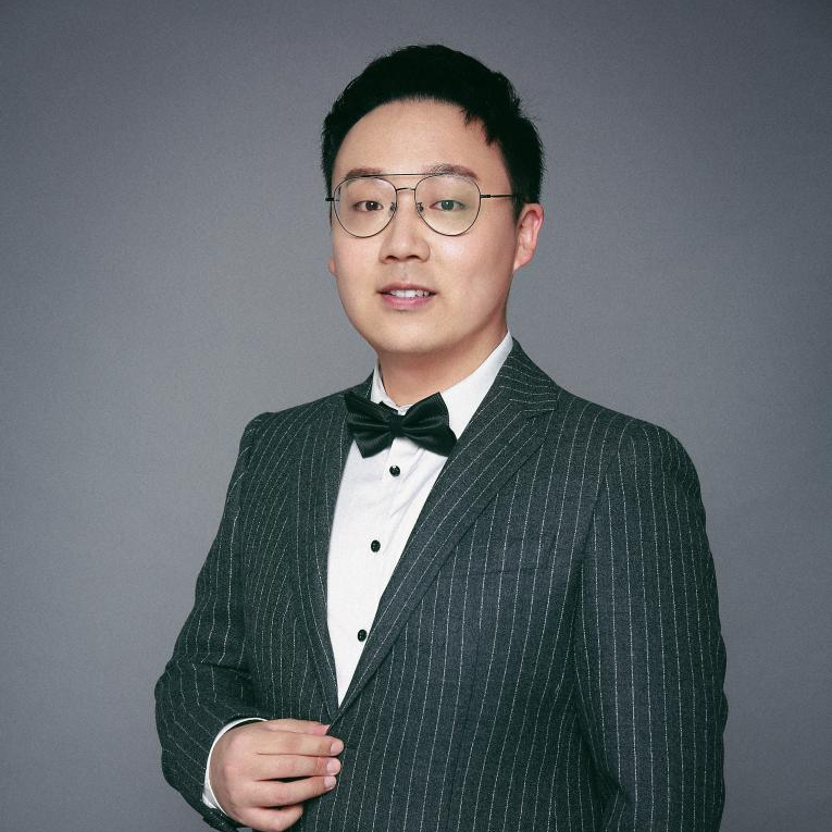 赵一凡,长沙交响乐团歌剧中心歌唱演员.