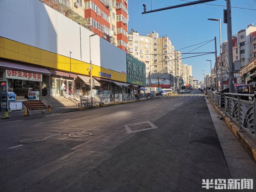 青岛:南山市场大"变身" 干净整洁引居民点赞