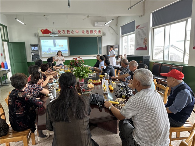 重聚安中欣旧忆 再励后辈喜承先——安城中学举行重阳节退休教师座谈
