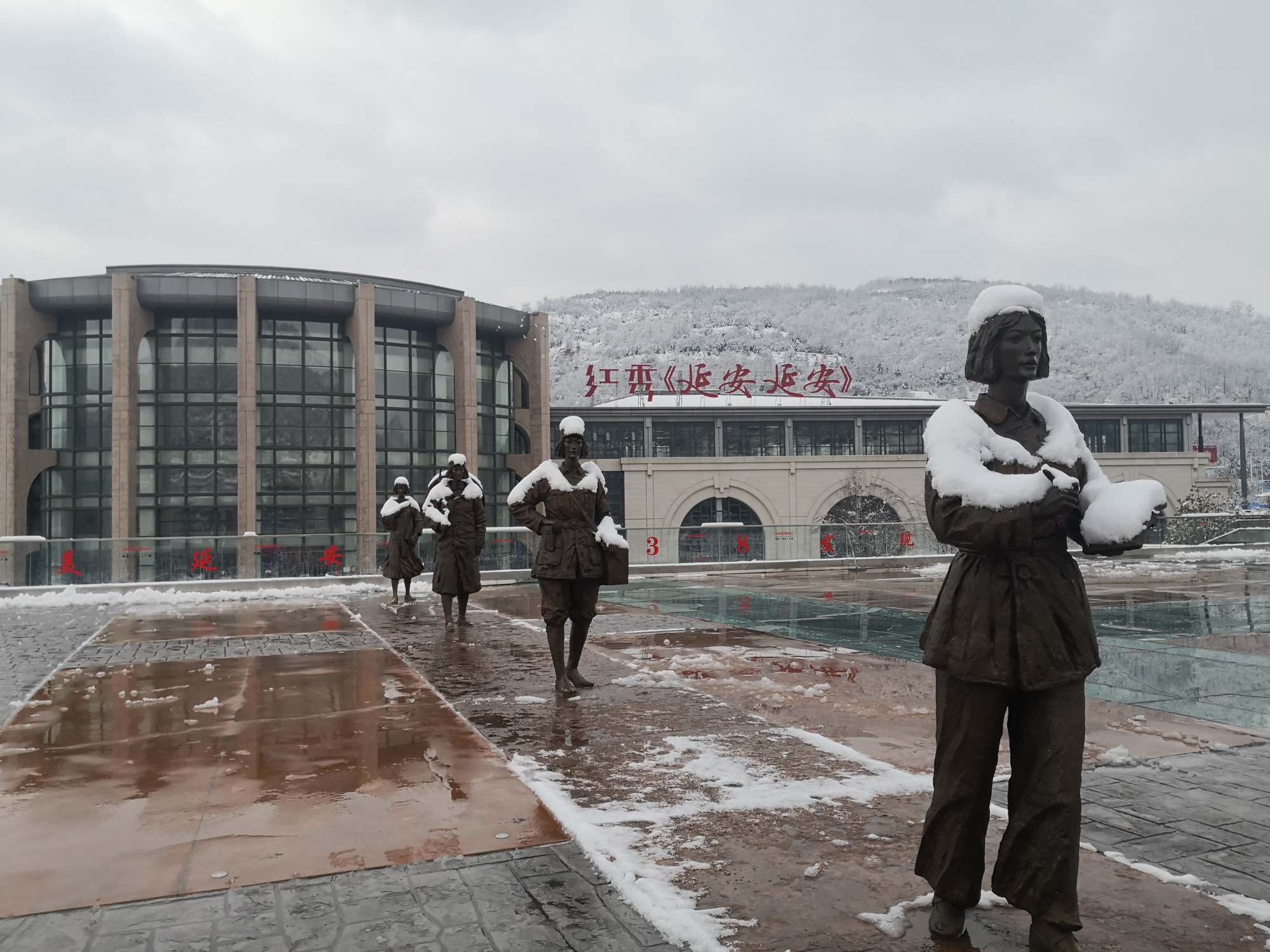 到延安1938文化街区游玩 感受上个世纪老延安城的独特风貌