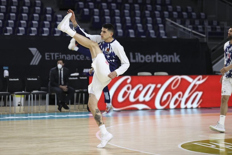 欧洲记者:阿根廷前锋戴克将离开皇马 和雷霆签下三年合同