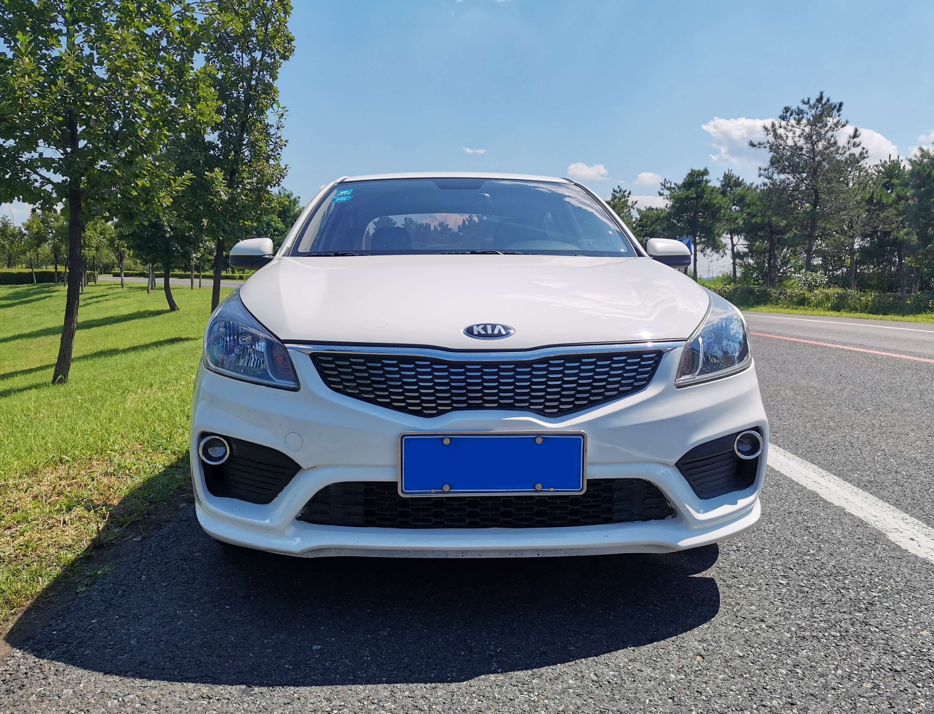 我的车起亚k2换了一个大电瓶,原车电瓶底座小,掐不上怎么办?