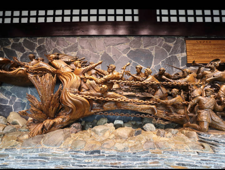 去开化,看根雕版的红色经典