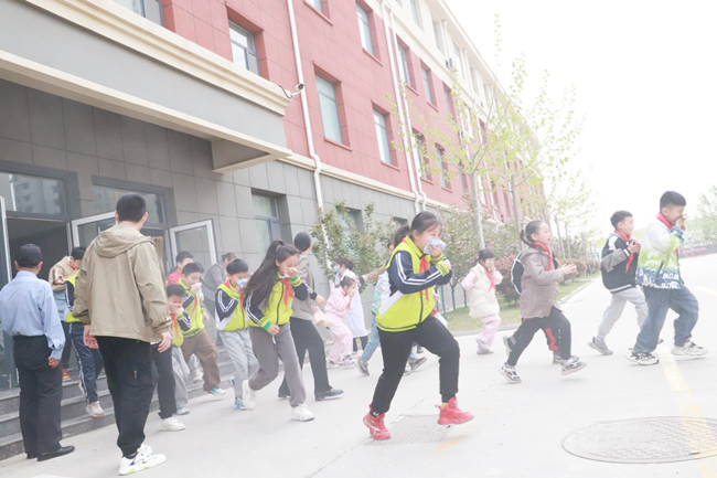 滕州市清华园小学图片