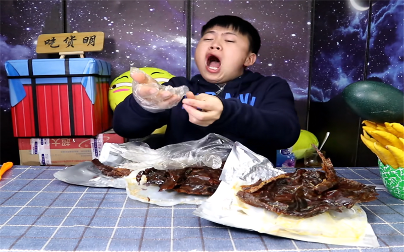 吃货明试吃常德酱板鸭,80元2只,竟吃出了饕餮盛宴的感觉!
