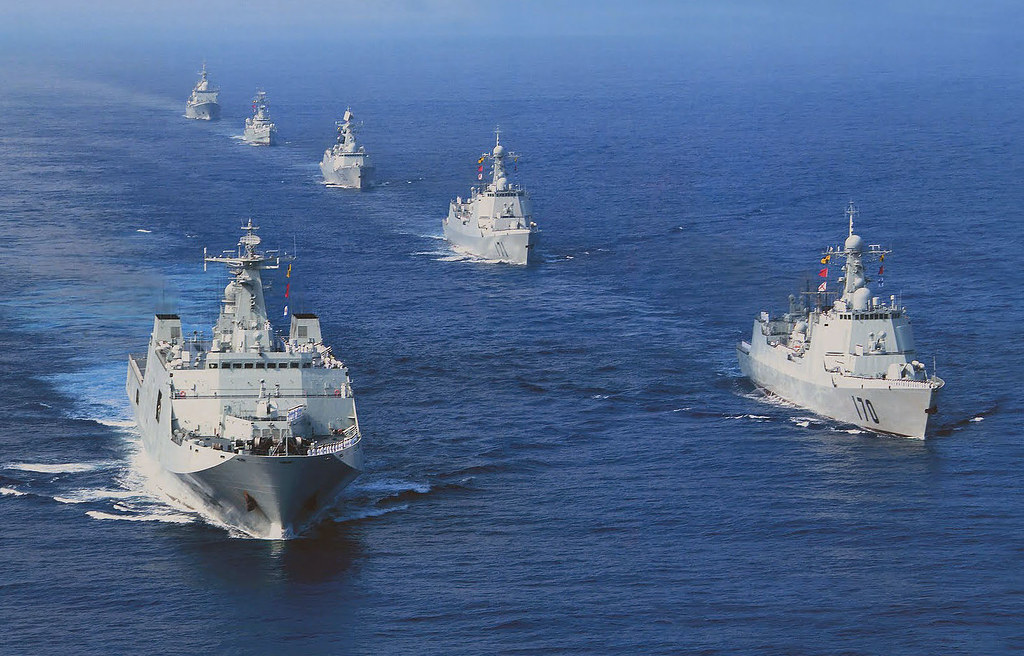 1艘航母2艘两攻14艘大驱,南海舰队总吨位超40万,福建舰也会加入