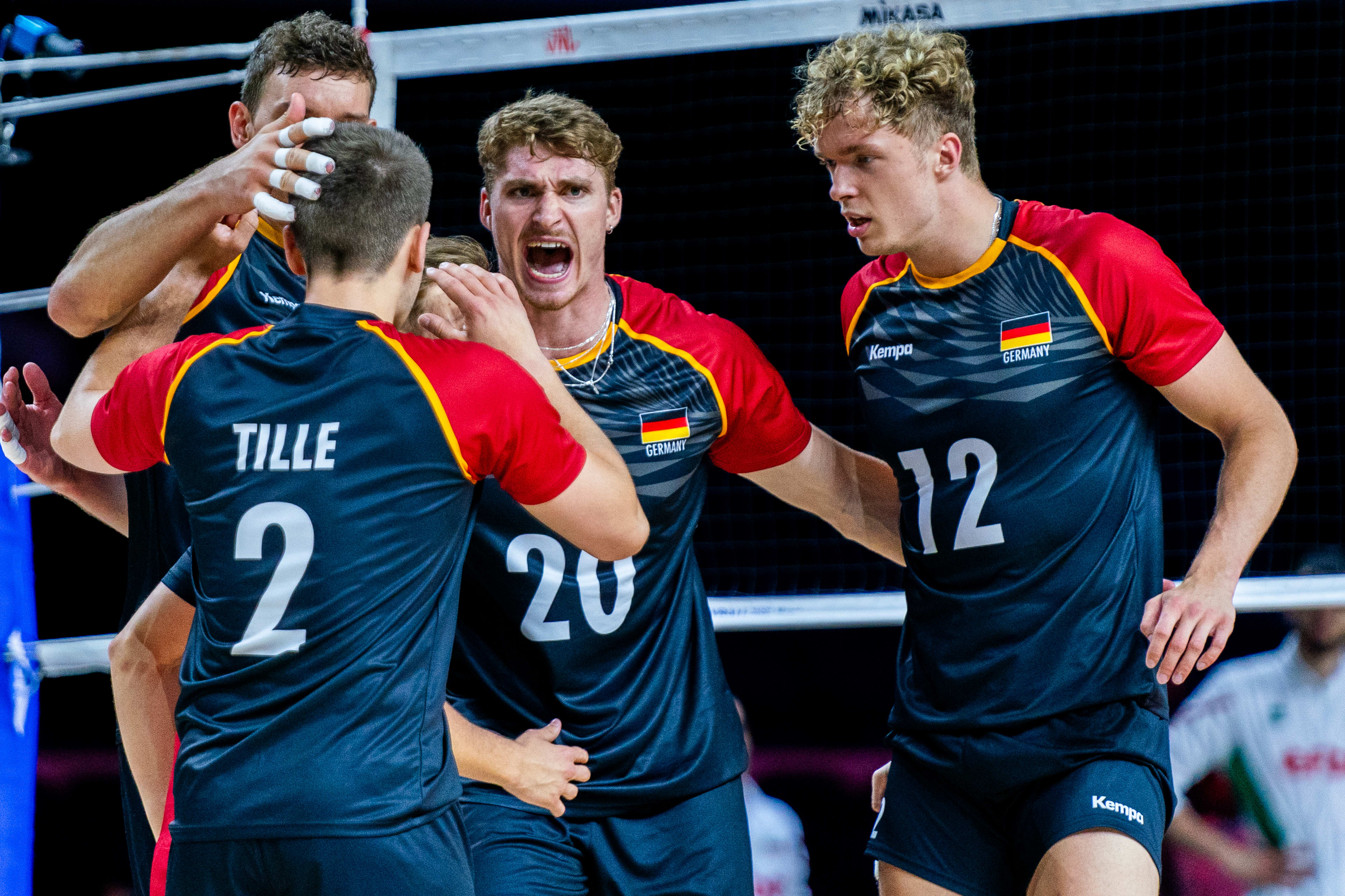 德国赢下榜尾大战!助中国男排暂别保级圈,保加利亚狂送25分垫底