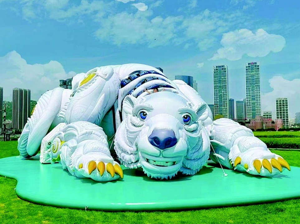 超大个"巨熊北北"来了!晚上还能发光,快来星海广场打卡