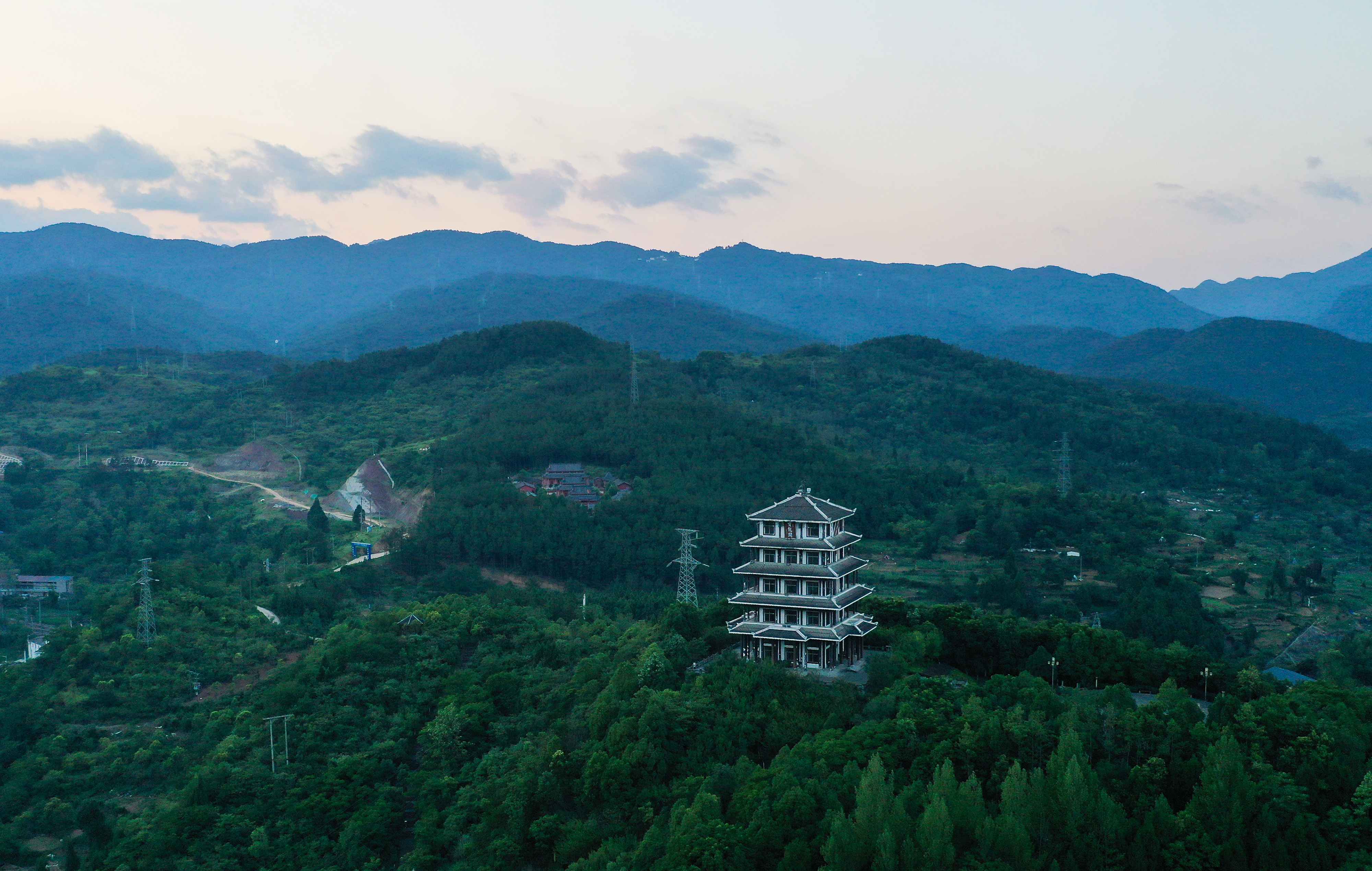 宝龙山公园景色如画