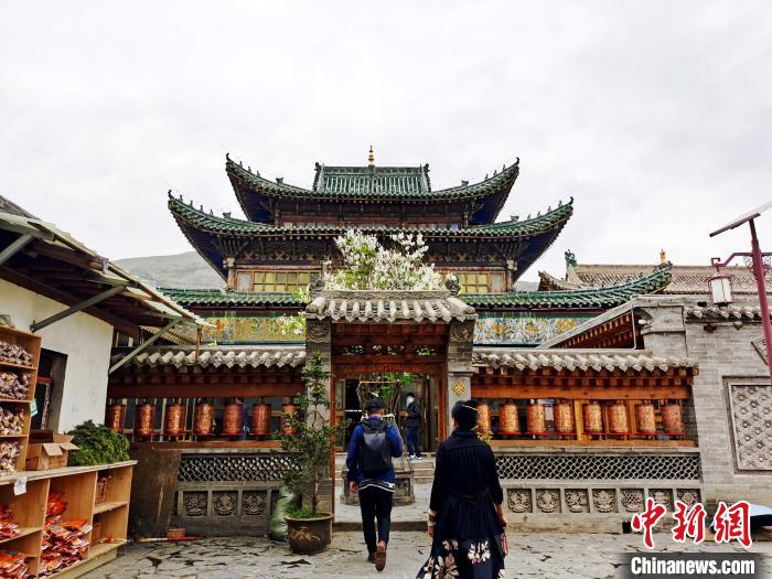 探访藏传佛教格鲁派大寺青海隆务寺