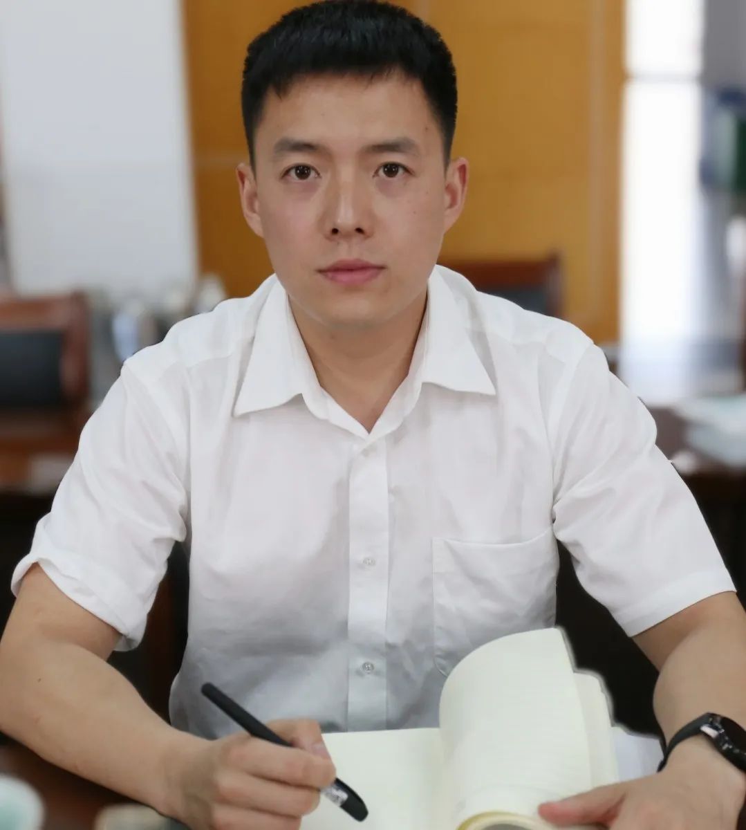 龙泉法院召开"调解大会"传帮带座谈会暨"青春"系列活动启动仪式