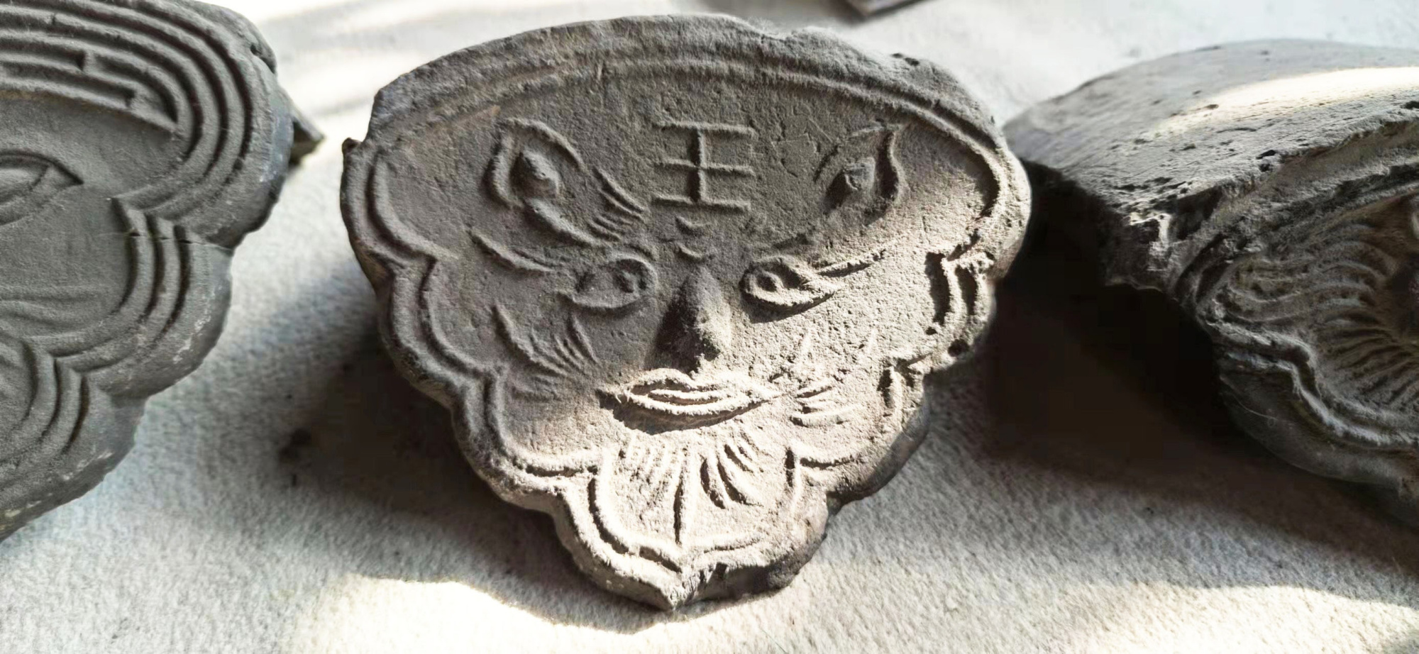 虎纹"佛敢当" 虎面瓦当……快来围观扬州的虎物件